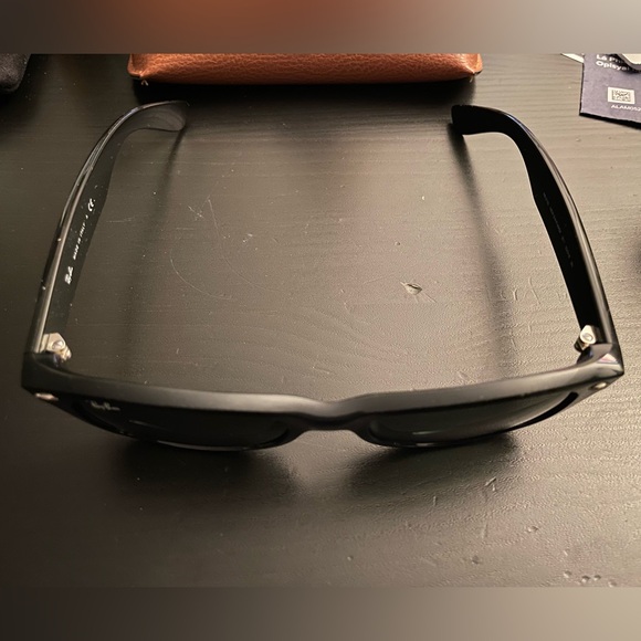 NWB Ray-Ban New Wayfarer Black Sunglasses RB 2132 901 52 18 - Picture 4 of 5